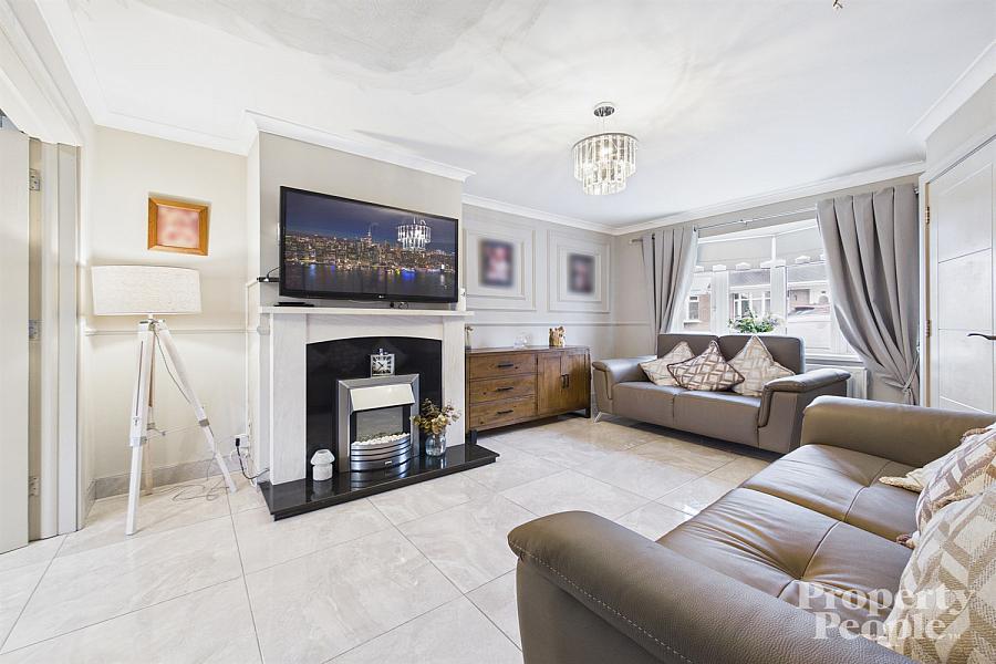 32 Lagmore Grove, Dunmurry