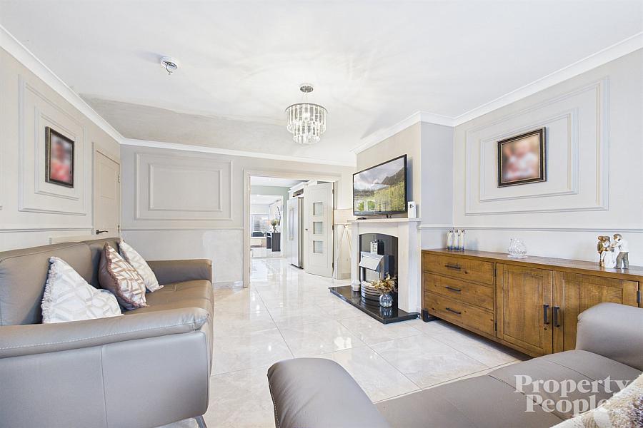 32 Lagmore Grove, Dunmurry