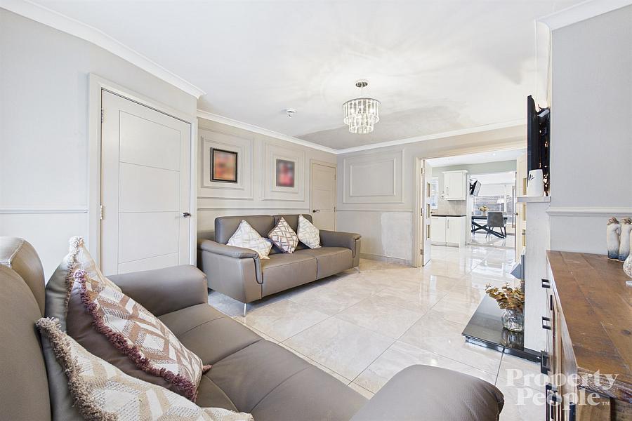 32 Lagmore Grove, Dunmurry