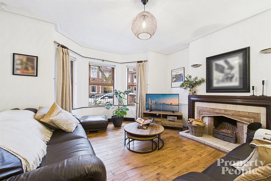 4-6 Chestnut Gardens