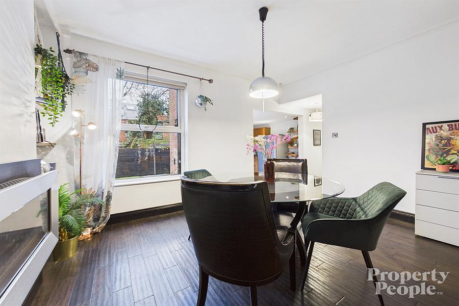 4-6 Chestnut Gardens