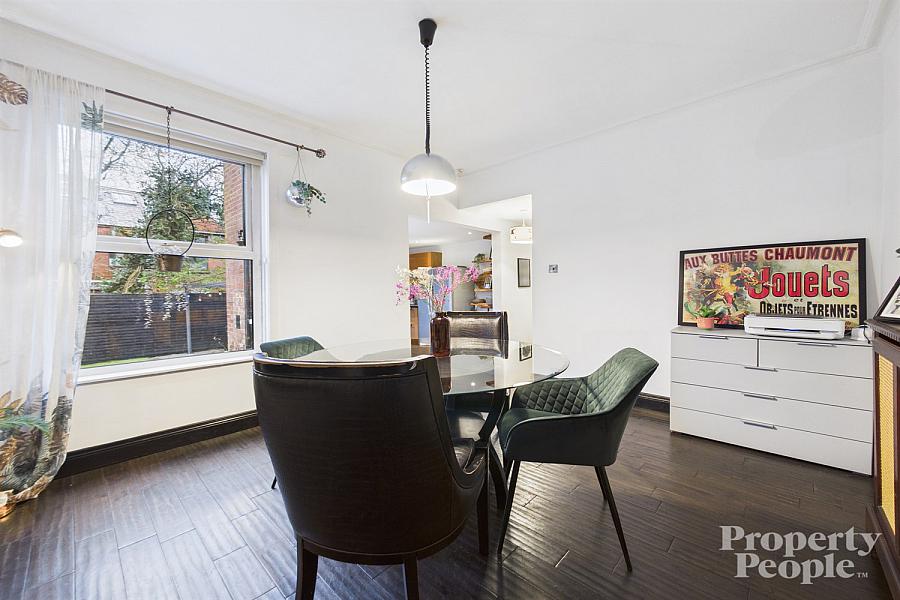 4-6 Chestnut Gardens