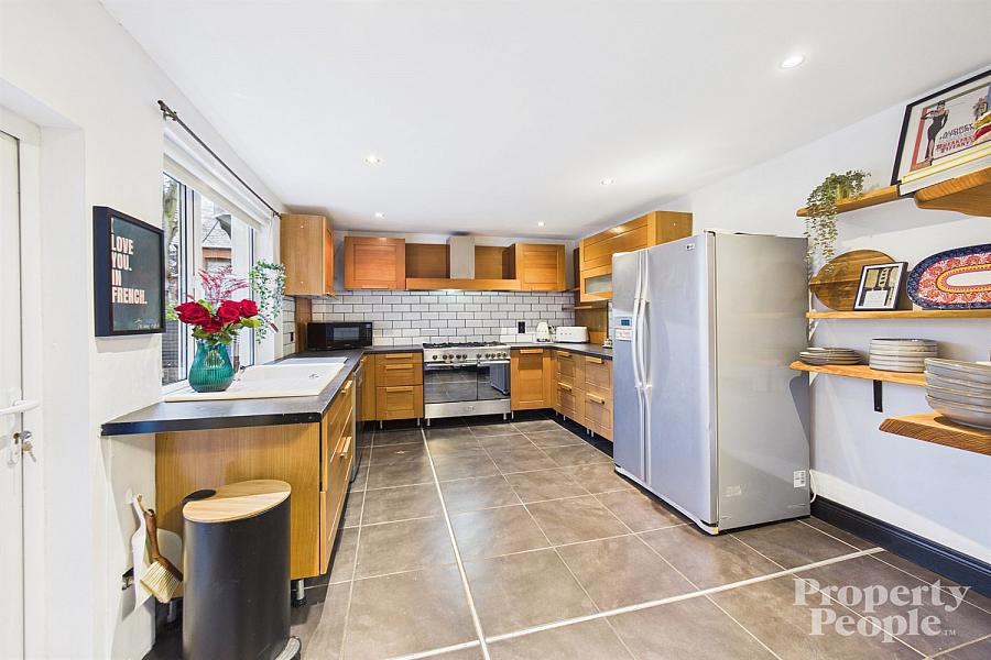 4-6 Chestnut Gardens