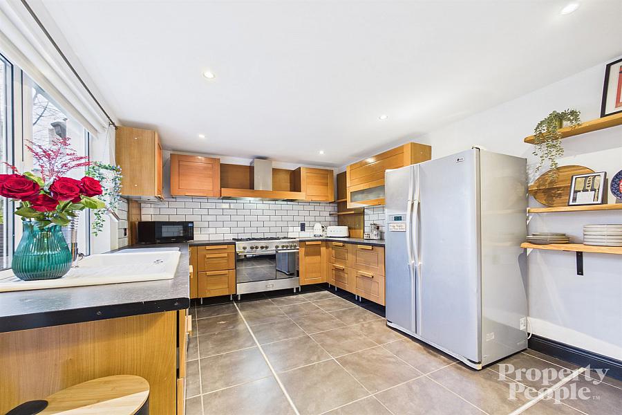 4-6 Chestnut Gardens