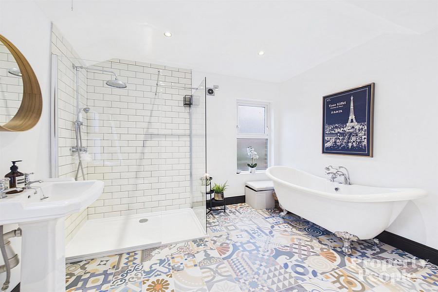 4-6 Chestnut Gardens