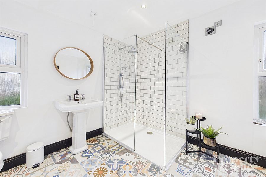 4-6 Chestnut Gardens