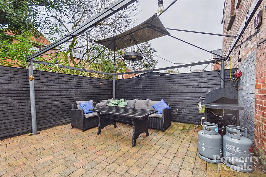 4-6 Chestnut Gardens