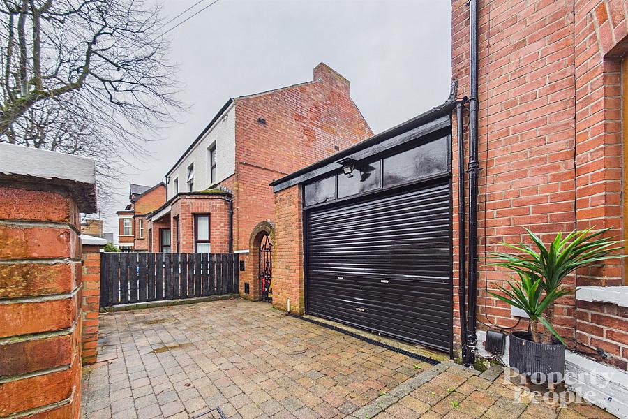 4-6 Chestnut Gardens