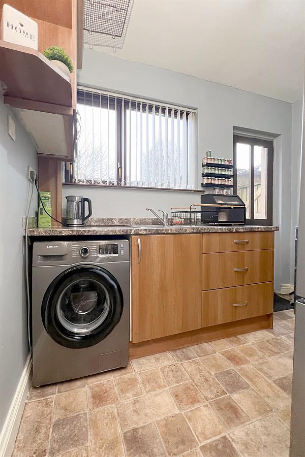 24 Tullymore Gardens