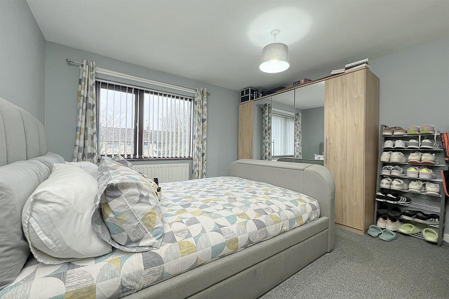 24 Tullymore Gardens