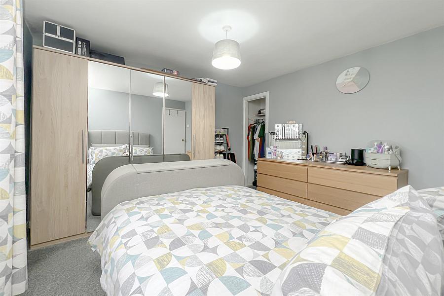 24 Tullymore Gardens