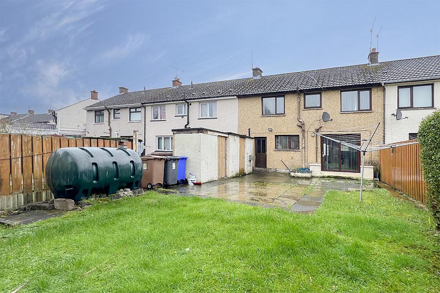 24 Tullymore Gardens