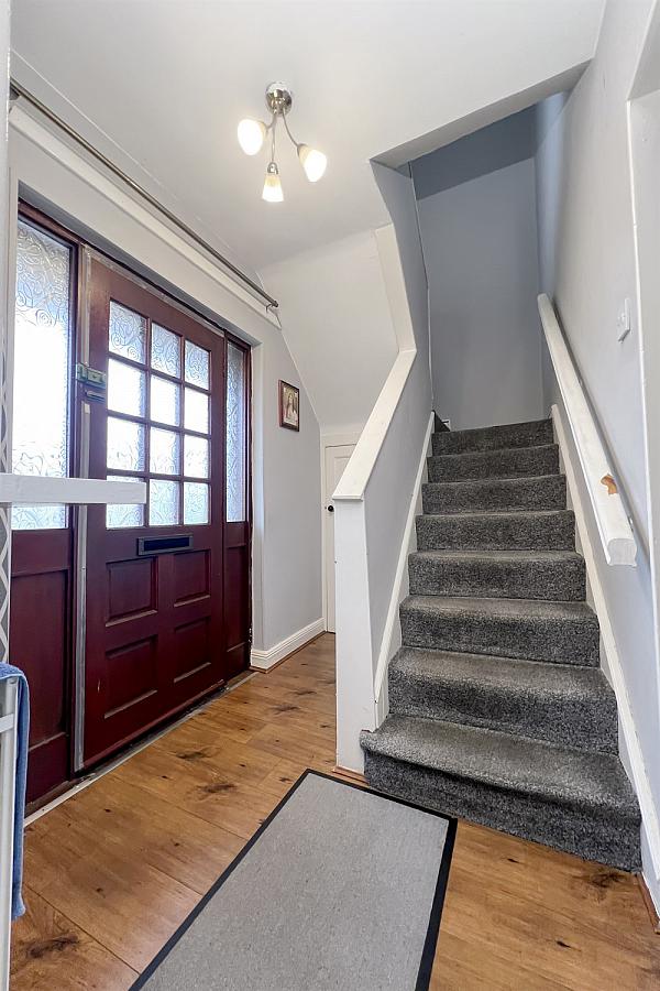 24 Tullymore Gardens