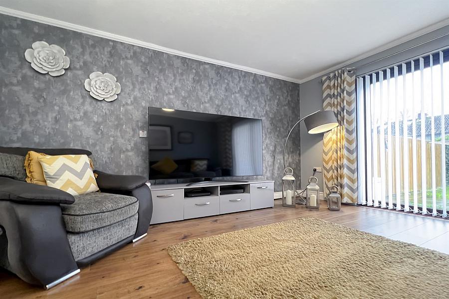 24 Tullymore Gardens