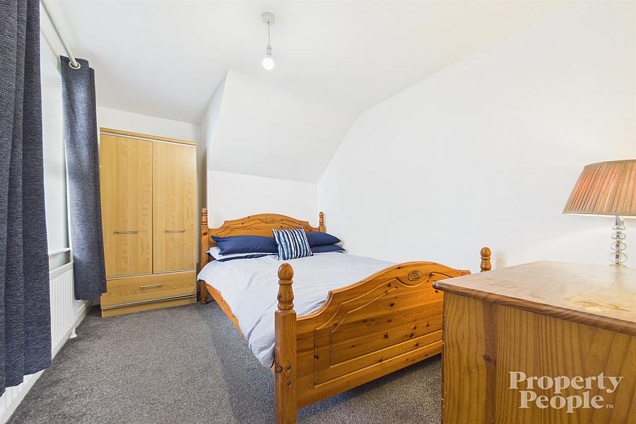 Apartment 2, 25 Stockmans Lane