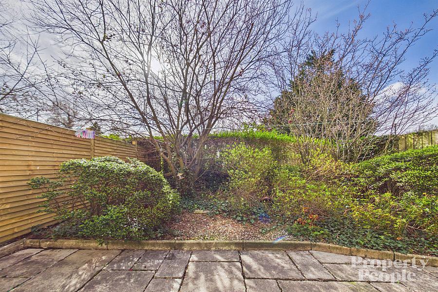 Apartment 2, 25 Stockmans Lane