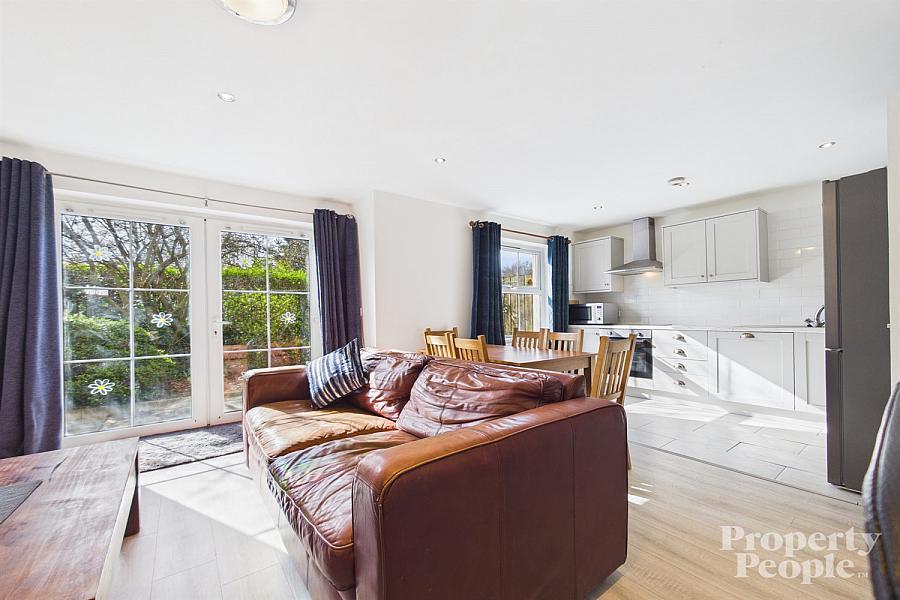 Apartment 2, 25 Stockmans Lane