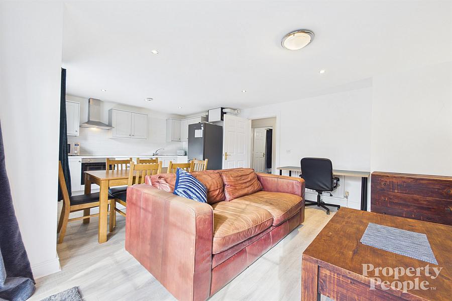 Apartment 2, 25 Stockmans Lane