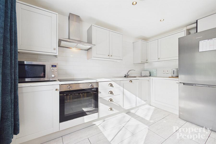 Apartment 2, 25 Stockmans Lane