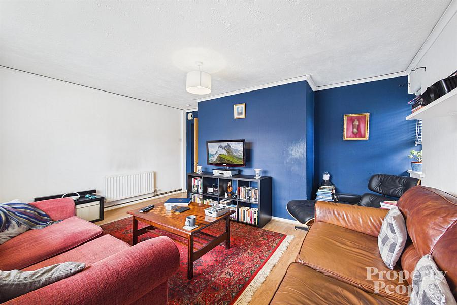 Apt 4, Kansas Avenue