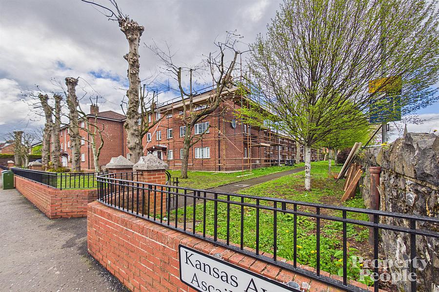 Apt 4, Kansas Avenue