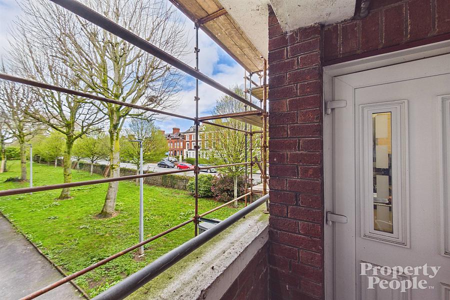 Apt 4, Kansas Avenue