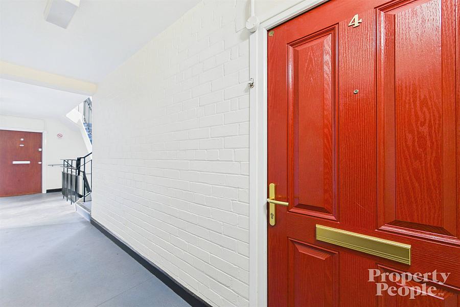 Apt 4, Kansas Avenue