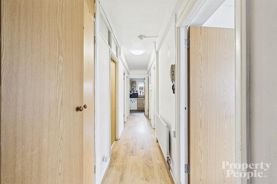 Apt 4, Kansas Avenue