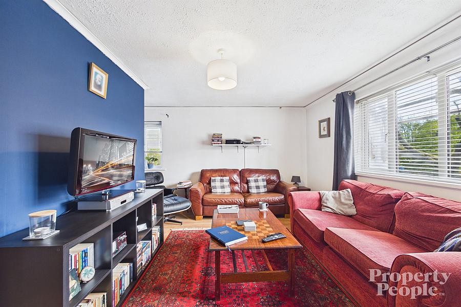 Apt 4, Kansas Avenue