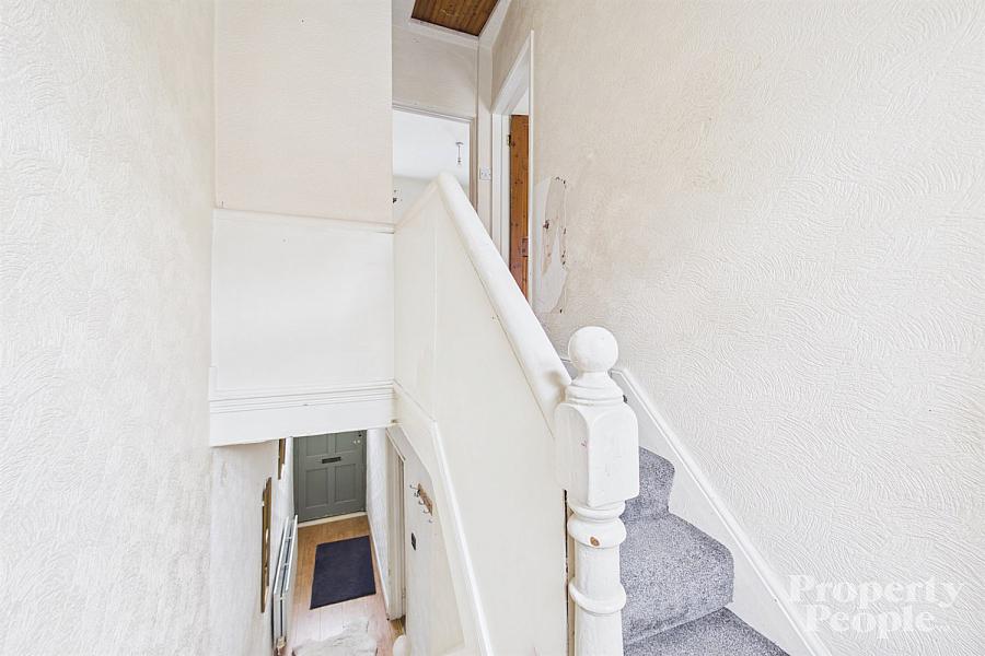98 Mountcollyer Avenue