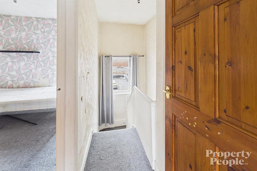98 Mountcollyer Avenue