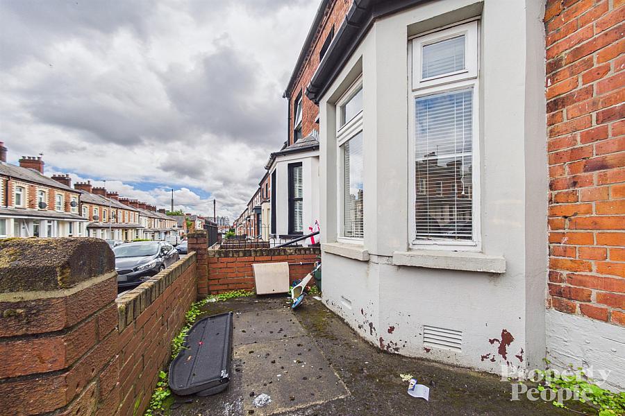98 Mountcollyer Avenue
