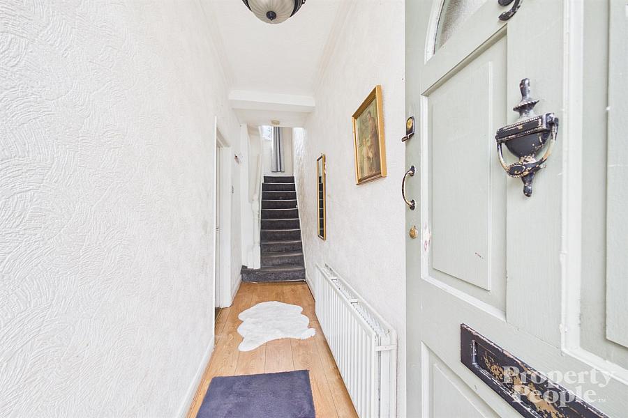 98 Mountcollyer Avenue
