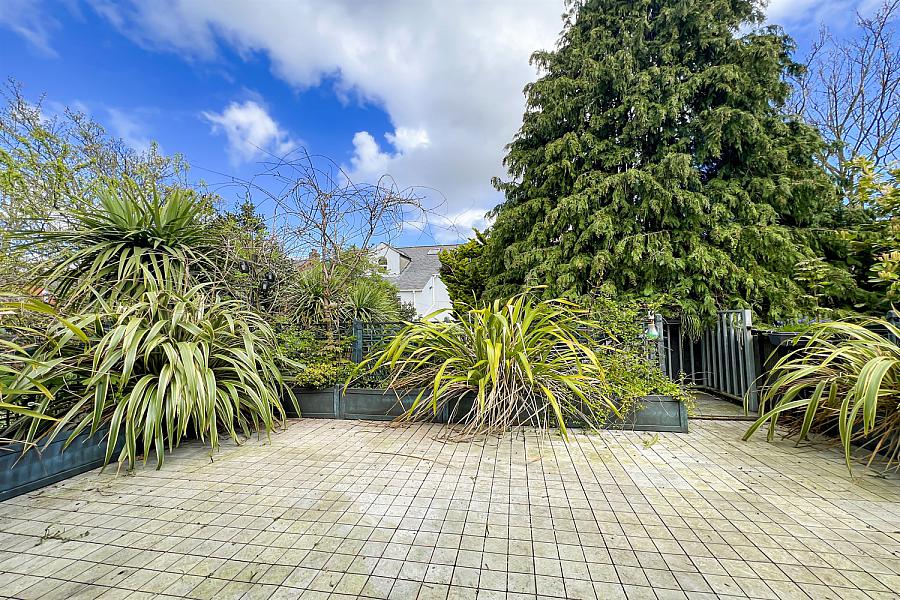 8A, Chichester Avenue