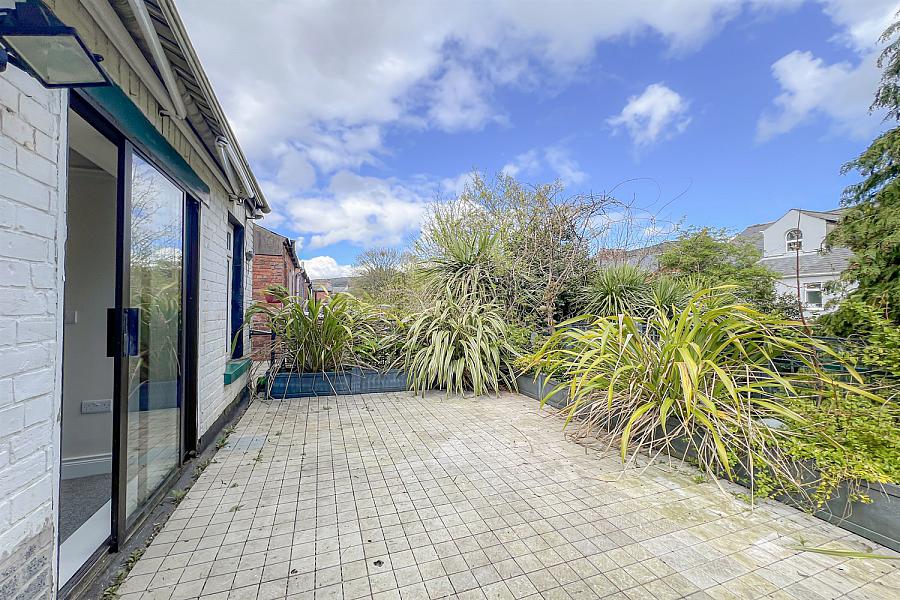 8A, Chichester Avenue