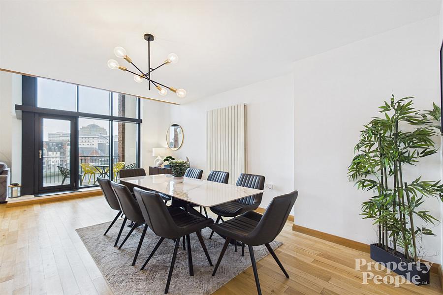 Apartment 18, 25 Short Strand
