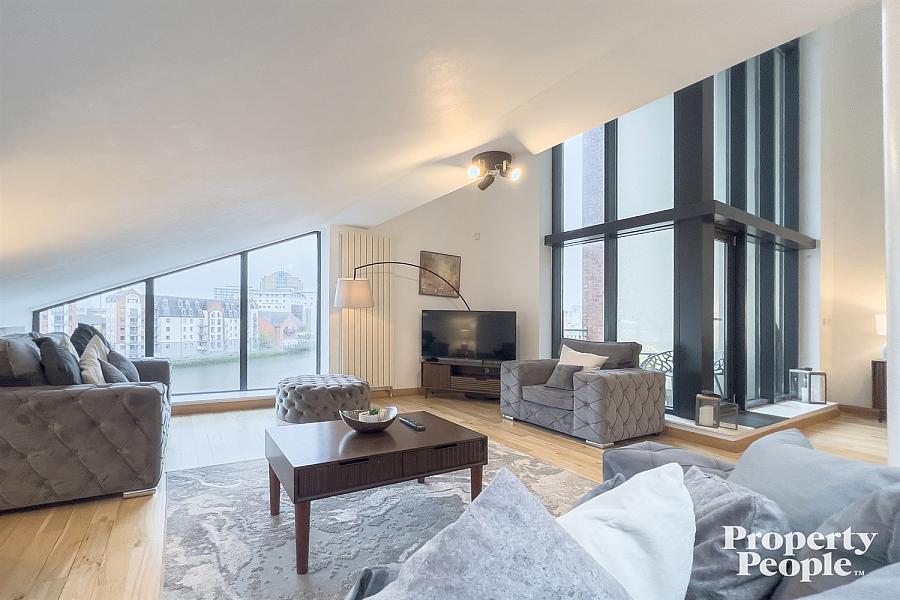 Apartment 18, 25 Short Strand
