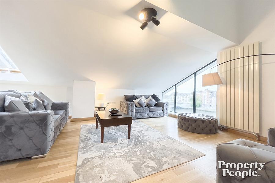 Apartment 18, 25 Short Strand