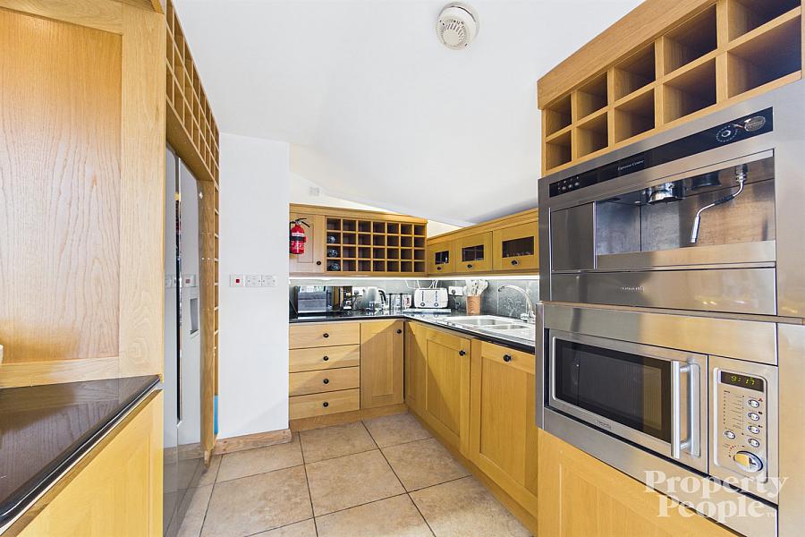 Apartment 18, 25 Short Strand