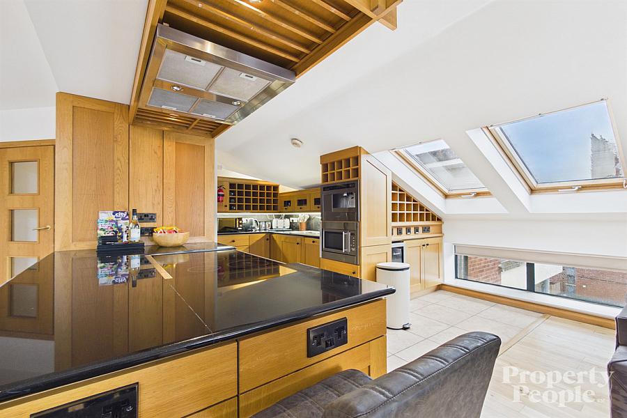 Apartment 18, 25 Short Strand