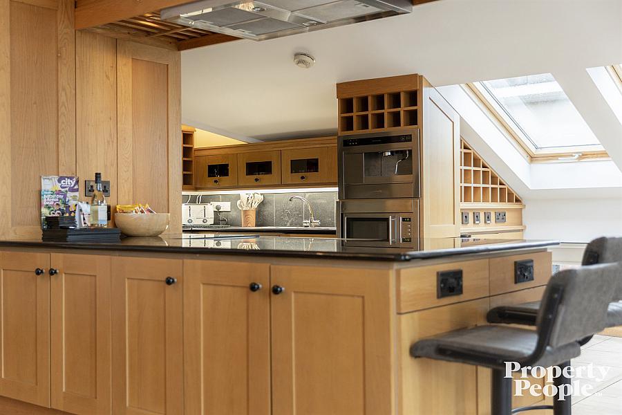 Apartment 18, 25 Short Strand