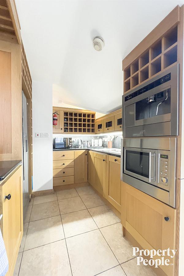 Apartment 18, 25 Short Strand