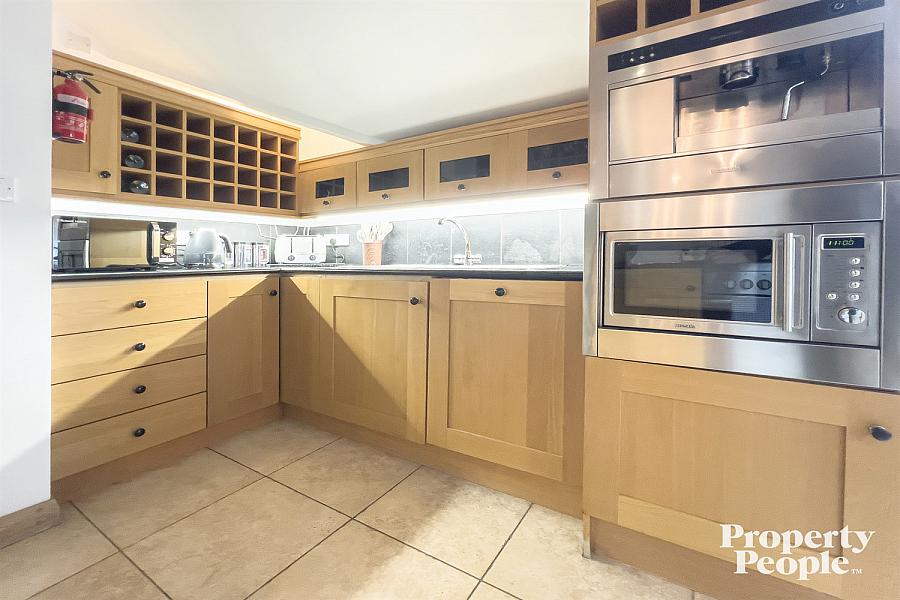 Apartment 18, 25 Short Strand