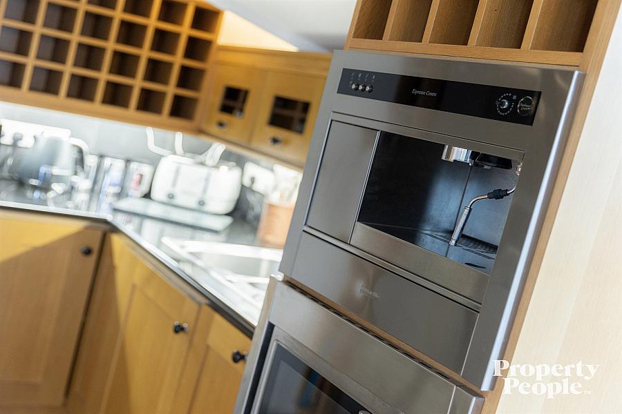 Apartment 18, 25 Short Strand