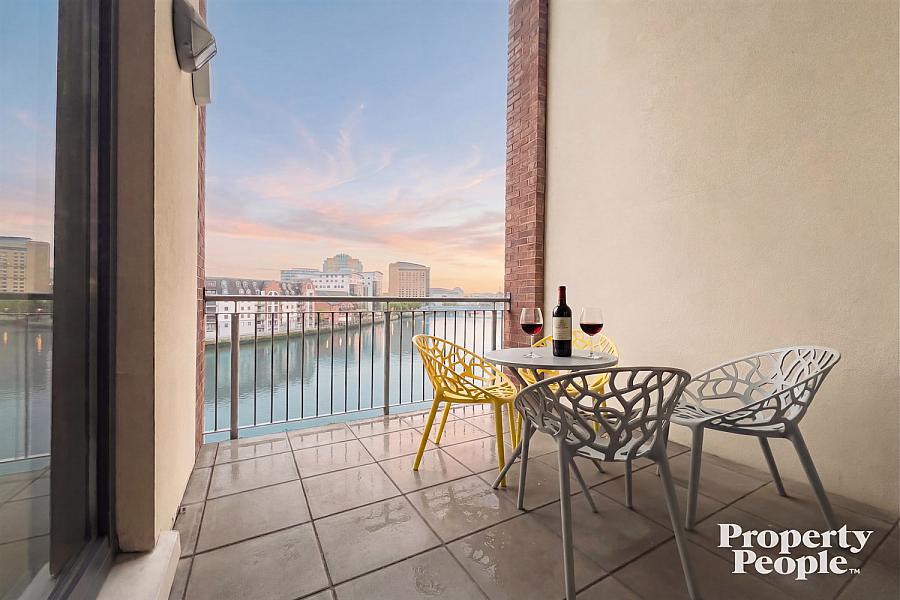 Apartment 18, 25 Short Strand