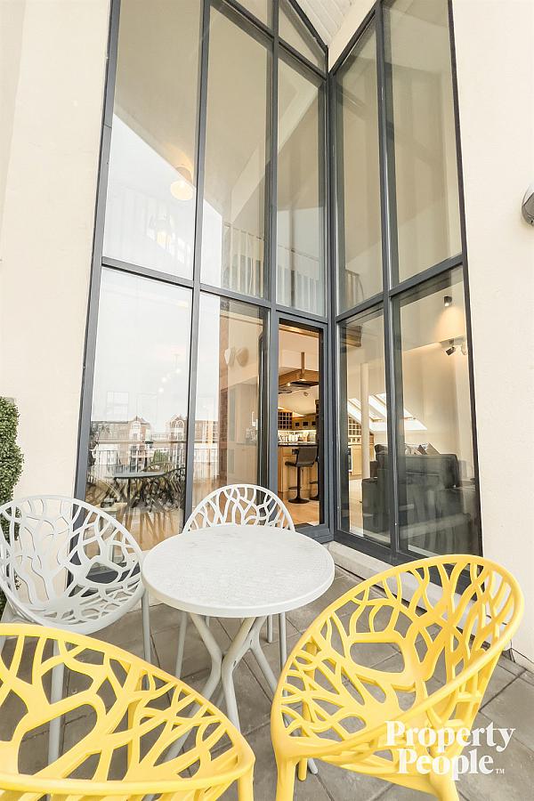 Apartment 18, 25 Short Strand