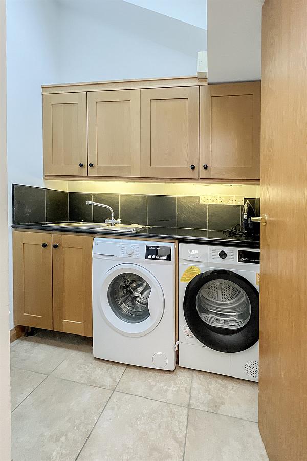 Apartment 18, 25 Short Strand