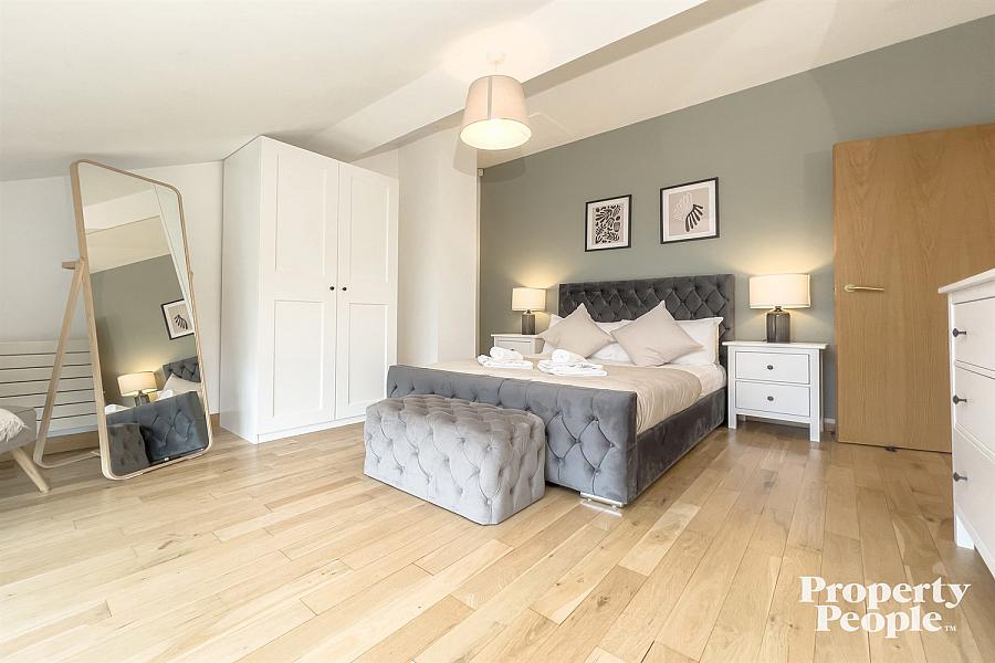 Apartment 18, 25 Short Strand