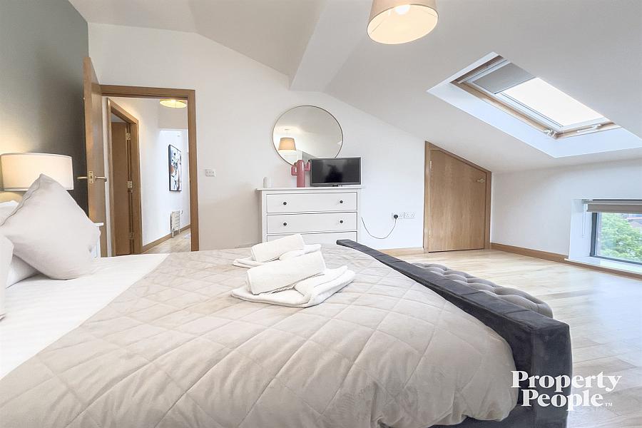 Apartment 18, 25 Short Strand