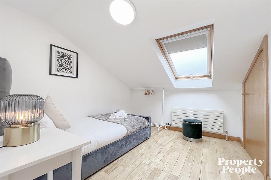 Apartment 18, 25 Short Strand